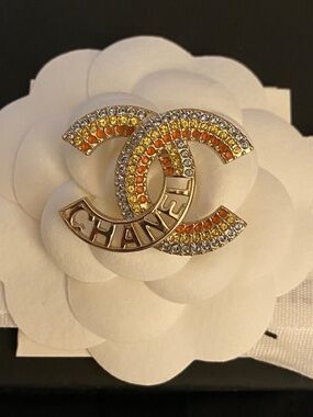 Chanel Crystal CC Logo Multi-Colored Gold-tome Metal Brooch Pin Authentic